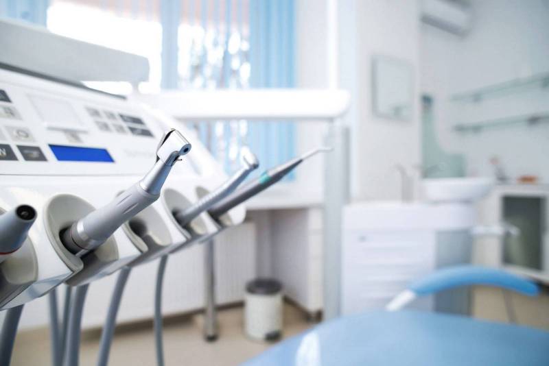 Dentiste sans métaux lourds et sans amalgame , choix de matériaux bio compatibles àMarseille 13006  chez le Dr SALLES Florence.